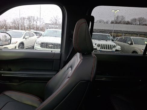 Used 2023 Ford Expedition Limited image 17