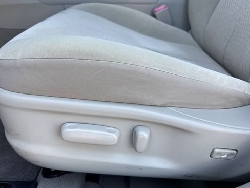 Used 2011 Toyota Camry LE image 12