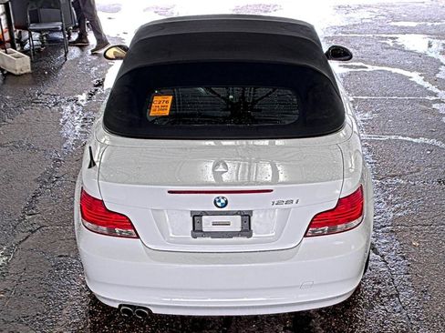 Used 2009 BMW 128i Convertible RWD image 3