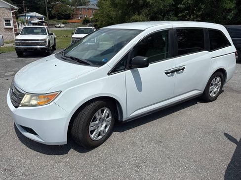 Used 2013 Honda Odyssey LX image 1