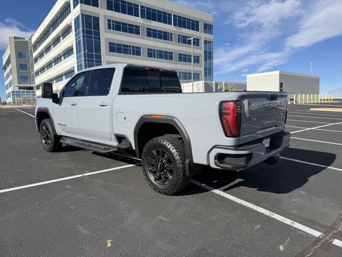 Used 2025 GMC Sierra 2500 AT4 image 5