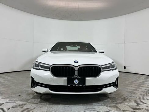 Used 2022 BMW 530i xDrive w/ Premium Package image 2