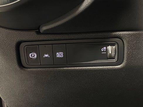 Used 2025 Chevrolet Equinox EV LT FWD image 18