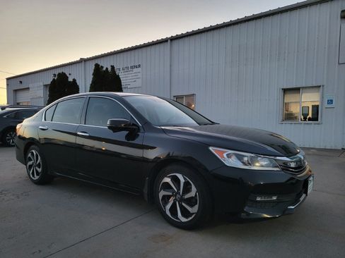 Used 2017 Honda Accord EX-L image 1