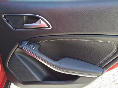 Used 2018 Mercedes-Benz GLA 250 4MATIC image 11