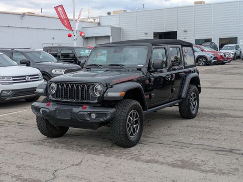 Used 2024 Jeep Wrangler Unlimited Rubicon w/ Convenience Group image 10