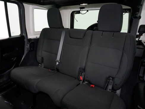 Used 2018 Jeep Wrangler Unlimited Sport S image 20