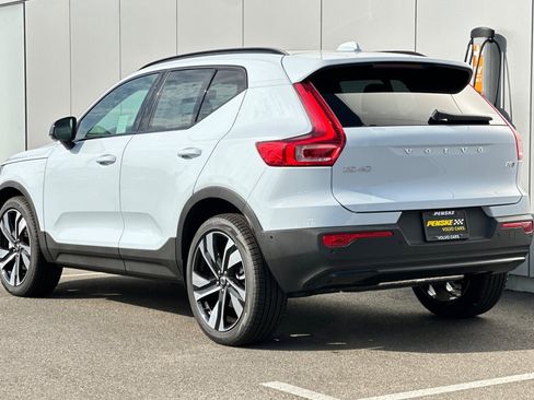 New 2026 Volvo XC40 B5 Ultra w/ Climate Package image 3