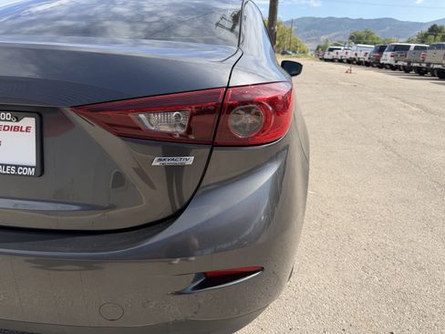 Used 2017 MAZDA MAZDA3 Sport FWD image 20