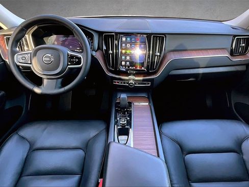 Certified 2023 Volvo XC60 B5 Plus w/ Climate Package image 7