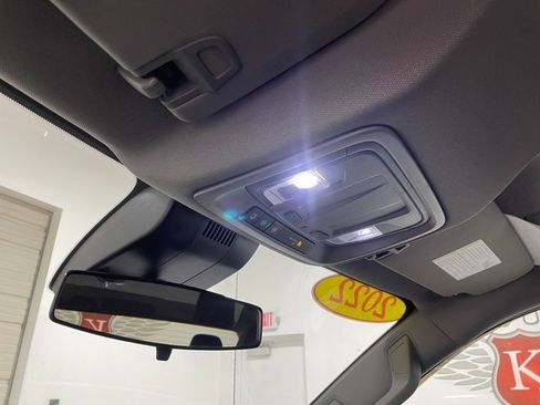 Used 2022 GMC Sierra 1500 Elevation image 18