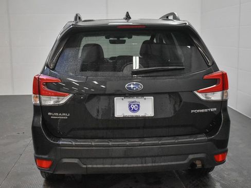 Used 2021 Subaru Forester Premium image 7