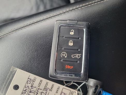 Used 2023 Jeep Grand Cherokee Limited image 8