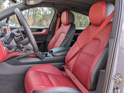 Certified 2025 Porsche Cayenne S AWD/4WD image 5