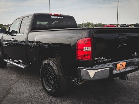 Used 2011 Chevrolet Silverado 1500 LT w/ Texas Edition RWD image 18