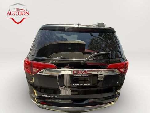 Used 2017 GMC Acadia Denali w/ Technology Package FWD image 3