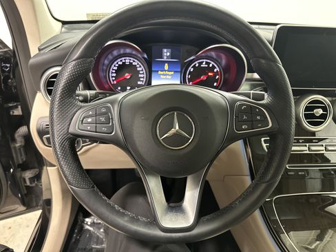 Used 2017 Mercedes-Benz GLC 300 300 4MATIC image 18