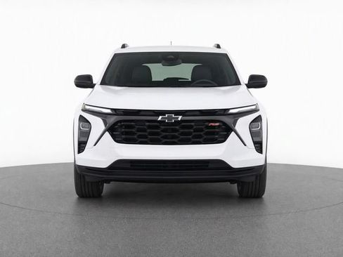 Used 2024 Chevrolet Trax RS w/ Driver Confidence Package FWD image 4