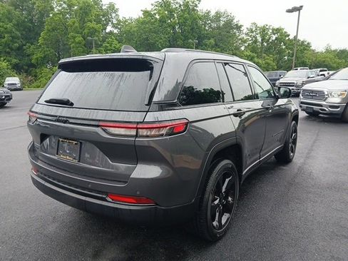 Certified 2023 Jeep Grand Cherokee Altitude image 6