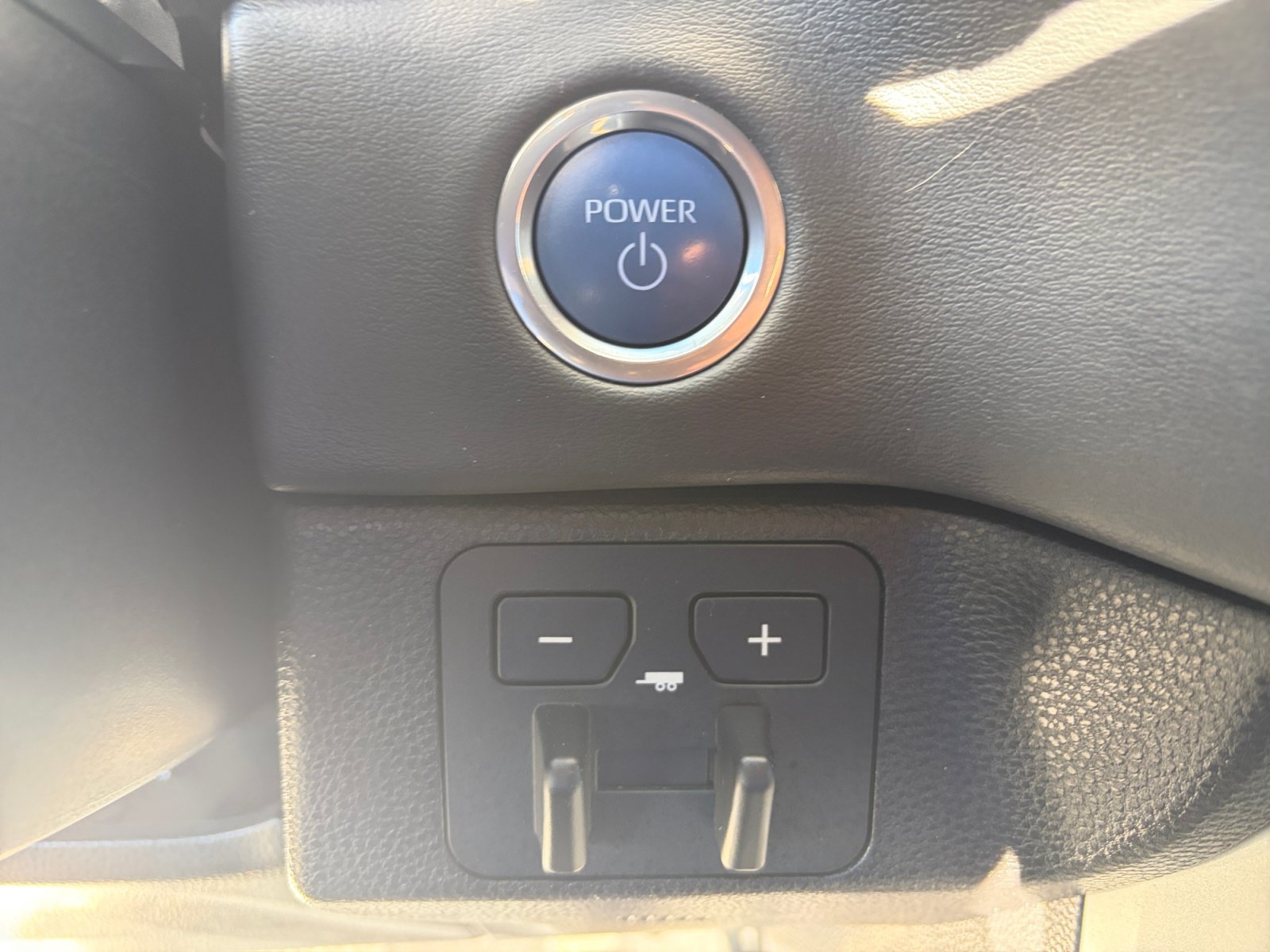 Used 2024 Toyota Tundra Platinum AWD/4WD image 20