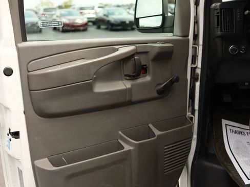 Used 2013 Chevrolet Express 2500 image 10