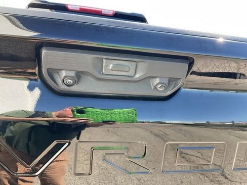 Used 2025 Chevrolet Silverado 2500 Custom w/ Custom Value Package image 8