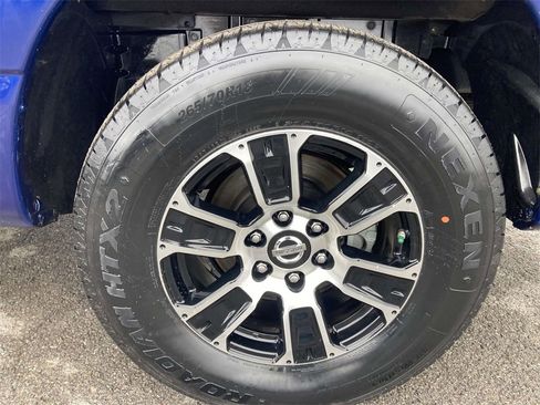 Used 2021 Nissan Titan SV image 10