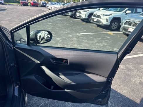 Used 2025 Toyota Corolla LE FWD image 27