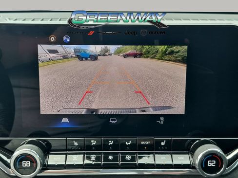 Used 2024 Chevrolet Colorado Z71 w/ Z71 Convenience Package 2 AWD/4WD image 17