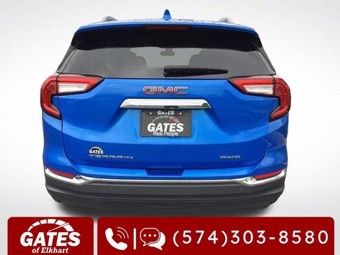 Used 2024 GMC Terrain SLT AWD/4WD image 9