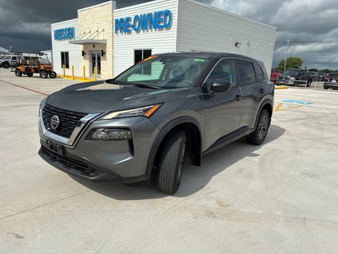 Used 2021 Nissan Rogue S FWD image 6