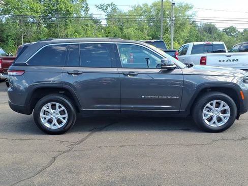 Certified 2023 Jeep Grand Cherokee Limited AWD/4WD image 9