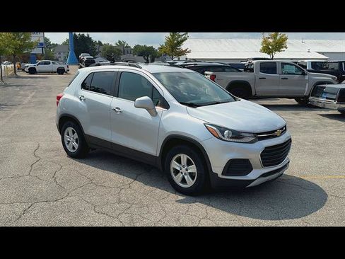 Used 2018 Chevrolet Trax LT w/ LT Convenience Package FWD image 30