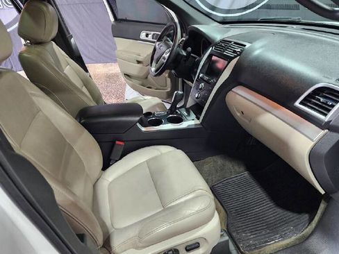 Used 2014 Ford Explorer XLT w/ Equipment Group 202A image 12