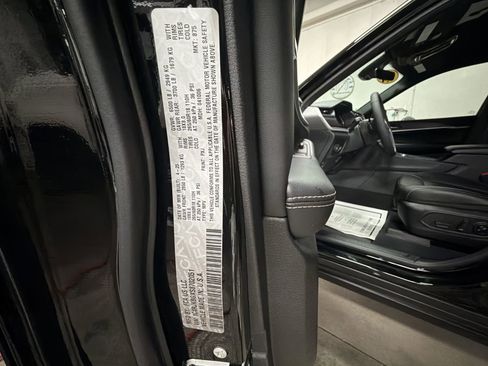 Used 2025 Jeep Grand Cherokee L Limited image 32