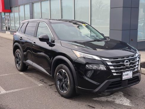 Certified 2025 Nissan Rogue SV AWD/4WD image 3