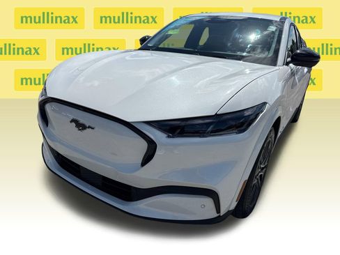 Used 2025 Ford Mustang Mach-E Premium RWD image 10