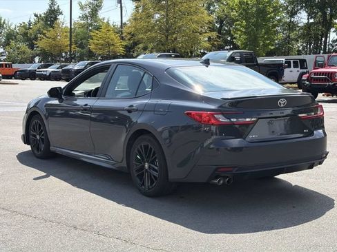 Used 2025 Toyota Camry SE FWD image 11