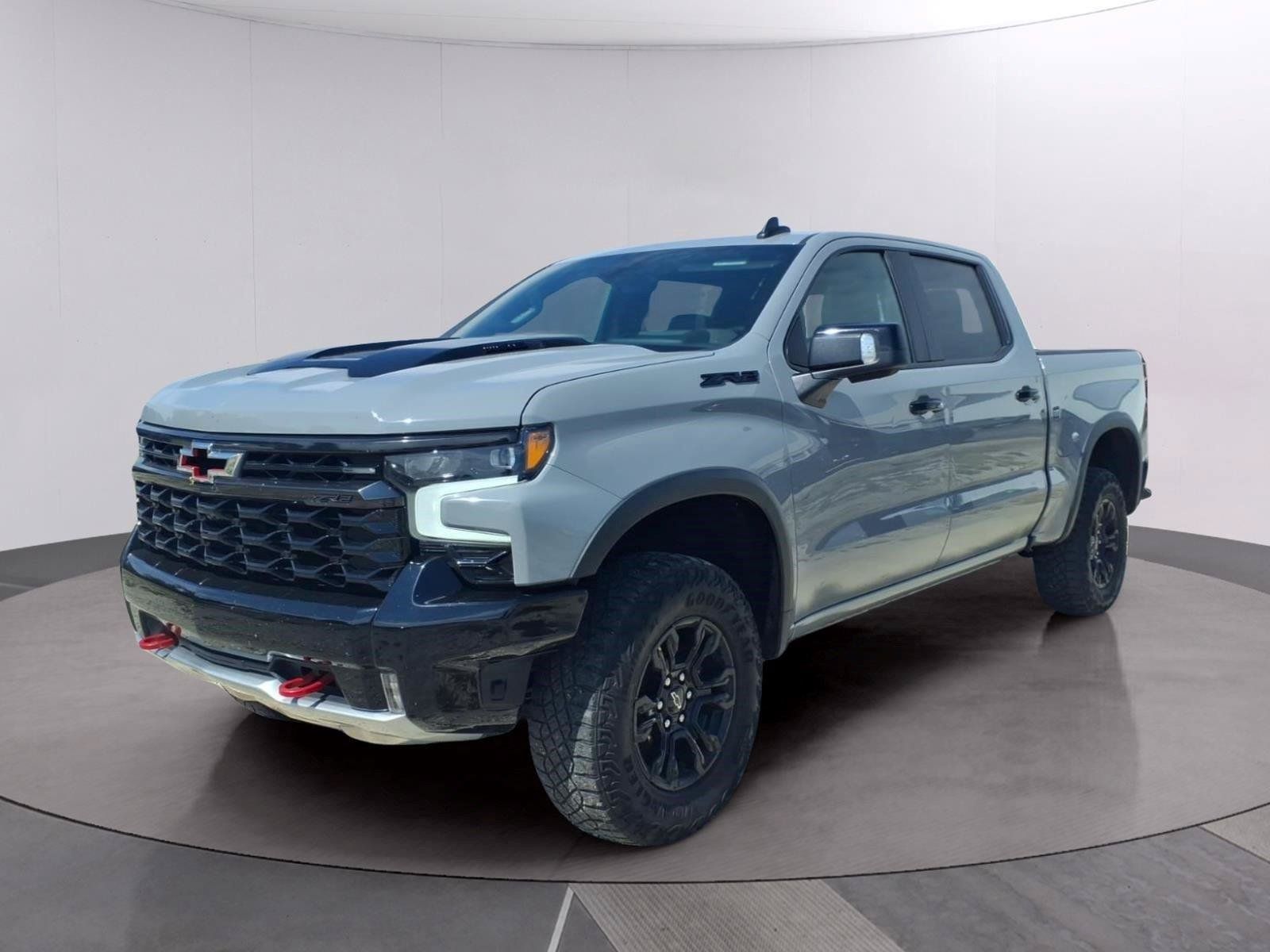 Used 2024 Chevrolet Silverado 1500 ZR2 w/ Technology Package AWD/4WD image 1
