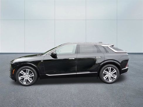 Used 2024 Cadillac Lyriq Tech AWD/4WD image 2