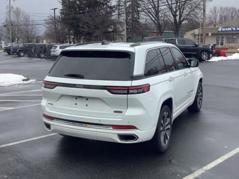 Used 2023 Jeep Grand Cherokee Overland w/ Luxury Tech Group IV image 5