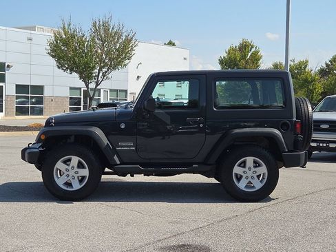 Used 2017 Jeep Wrangler Sport w/ Quick Order Package 24S AWD/4WD image 3