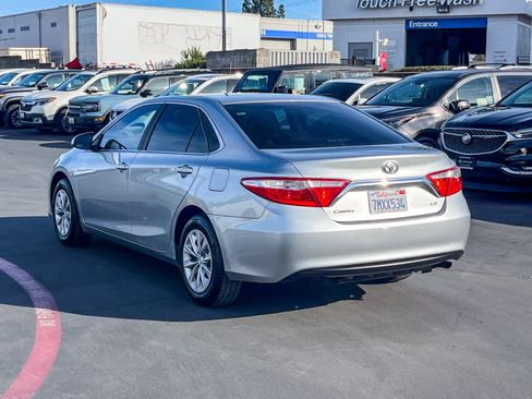 Used 2016 Toyota Camry LE image 2