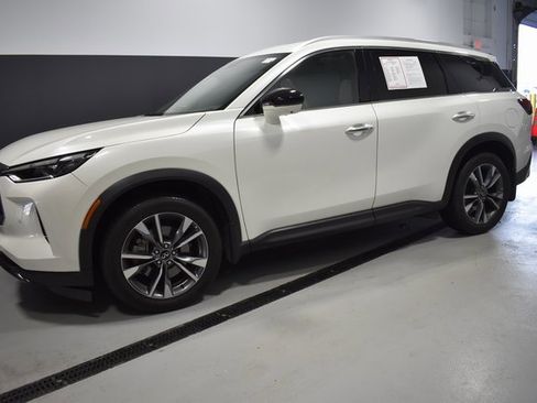 Used 2025 INFINITI QX60 Luxe image 2