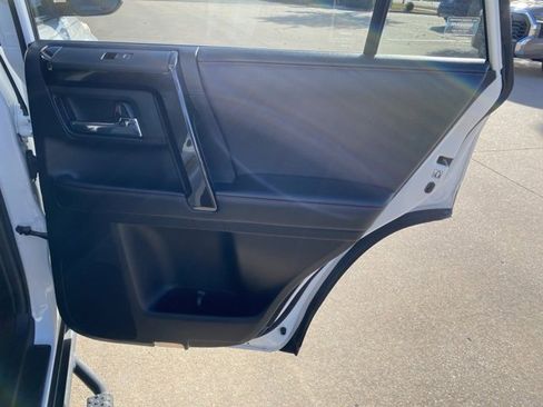 Certified 2018 Toyota 4Runner TRD Off-Road Premium image 18