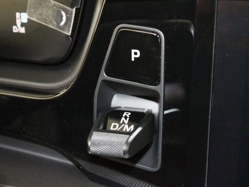 Certified 2025 Porsche Cayenne AWD/4WD image 26