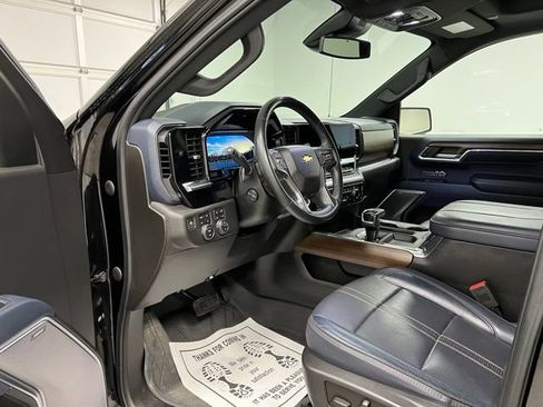 Used 2023 Chevrolet Silverado 1500 High Country w/ High Country Premium Package AWD/4WD image 17