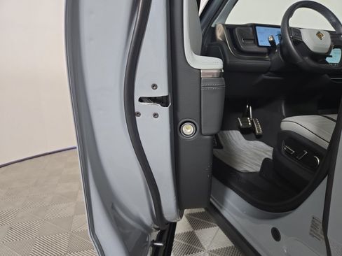 Used 2024 Rivian R1S Adventure AWD/4WD image 32