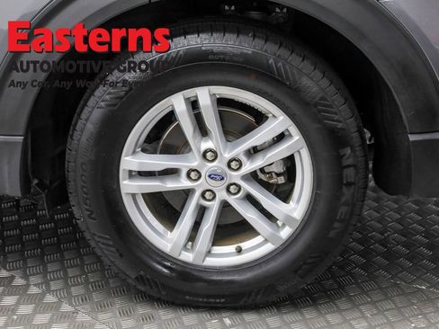 Used 2023 Ford Explorer XLT w/ Equipment Group 202A image 8