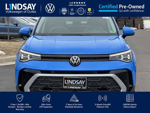 Certified 2025 Volkswagen Taos SE image 2